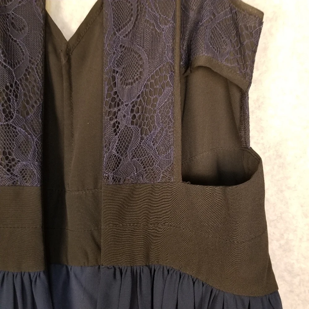 EUC BCBG Generation Navy Maxi With Black Lace Bodice Size 0 - Picture 6 of 10